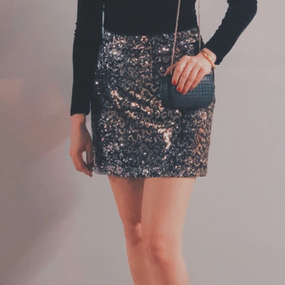 zara sequin mini skirt